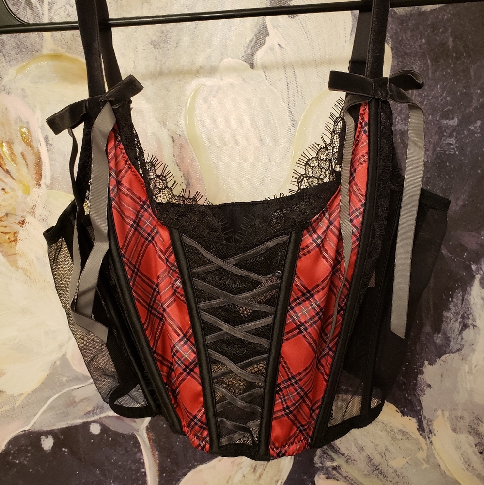 NEW w/tag Victoria's Secret bra crop top - Picture 3 of 6